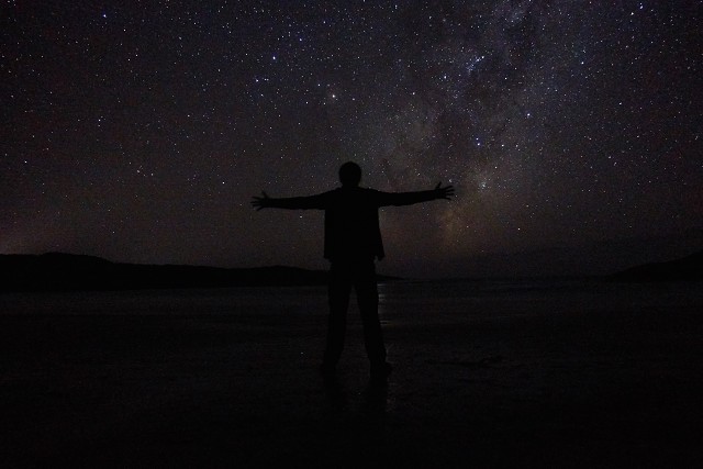 Space-embrace 40756204673 O